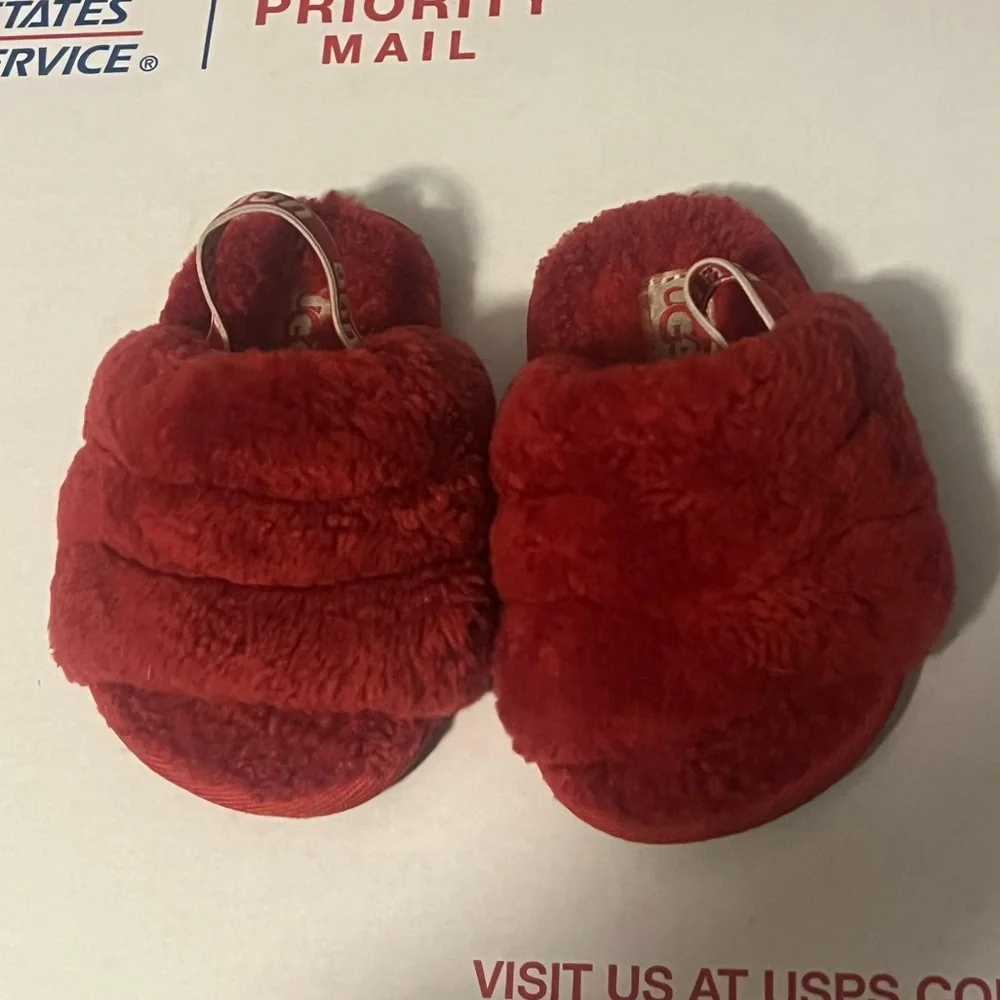 UGG Fluff Yeah Slide Sandals Baby Girl  Red Slippers Size 4/5 EUC